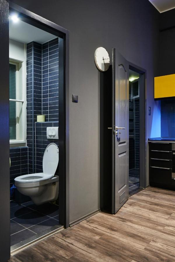 Location Yellow-black Budapešť
