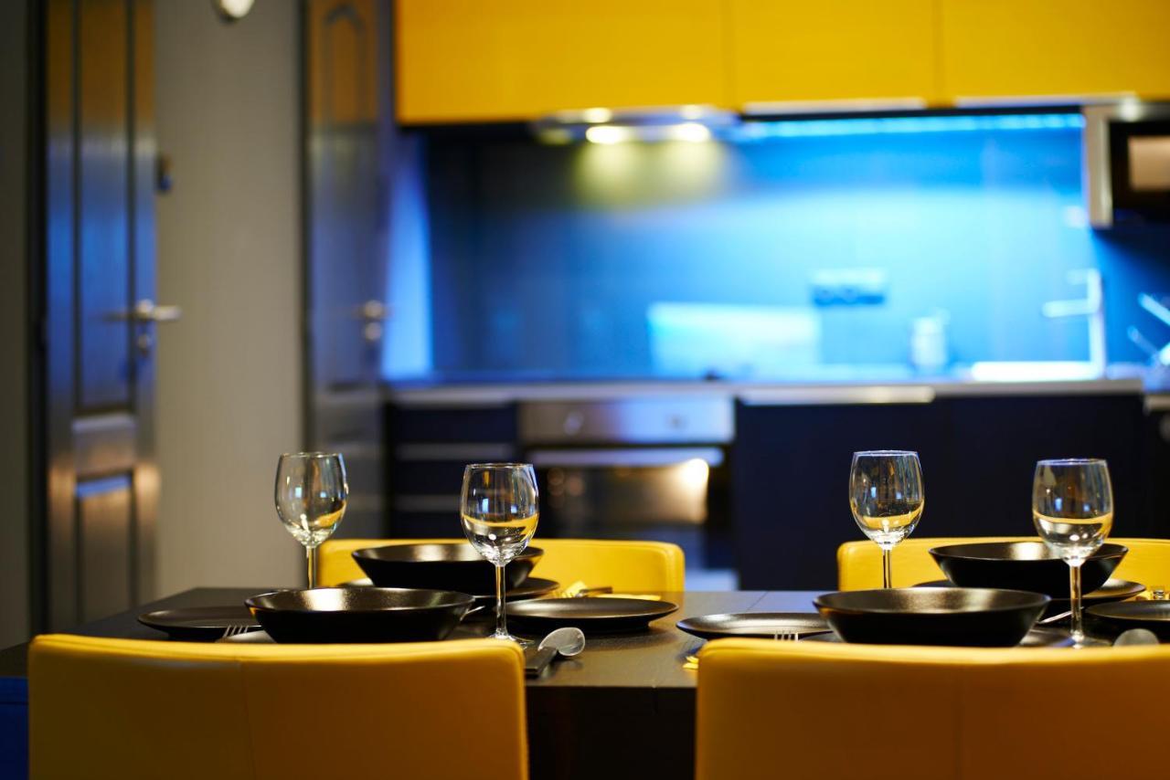 Location Yellow-black * Budapešť